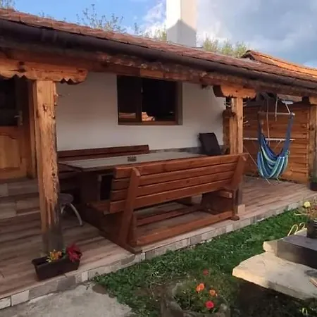 дървената къща